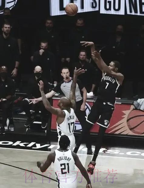 杜兰特单打兰德尔 干拔三分应声入网